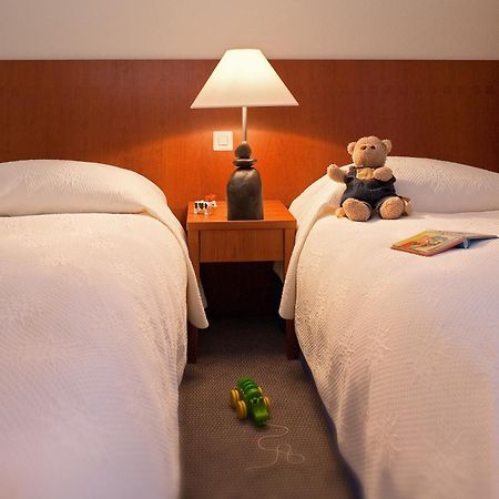 Le Bristol Leukerbad Room photo